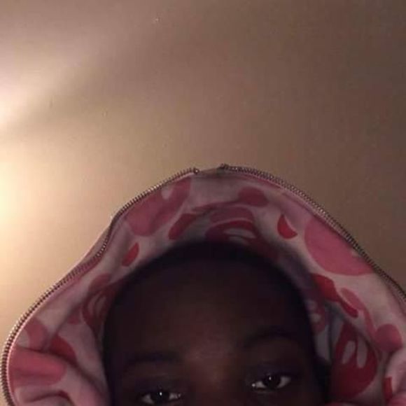 Poshmark profile picture for @exchanger